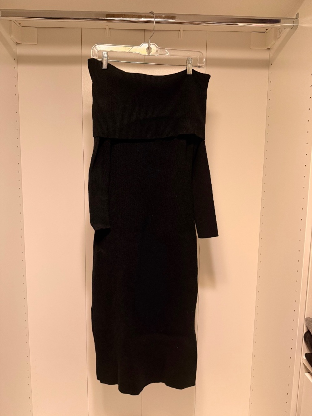 Sweater dress off the shoulder